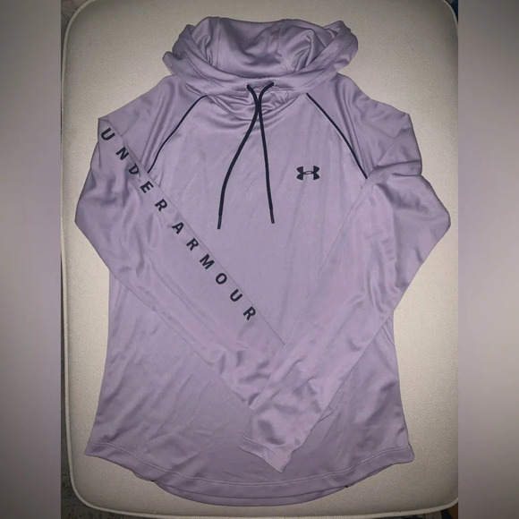 Under Armour Tops - Under Armour Pullover Shirt